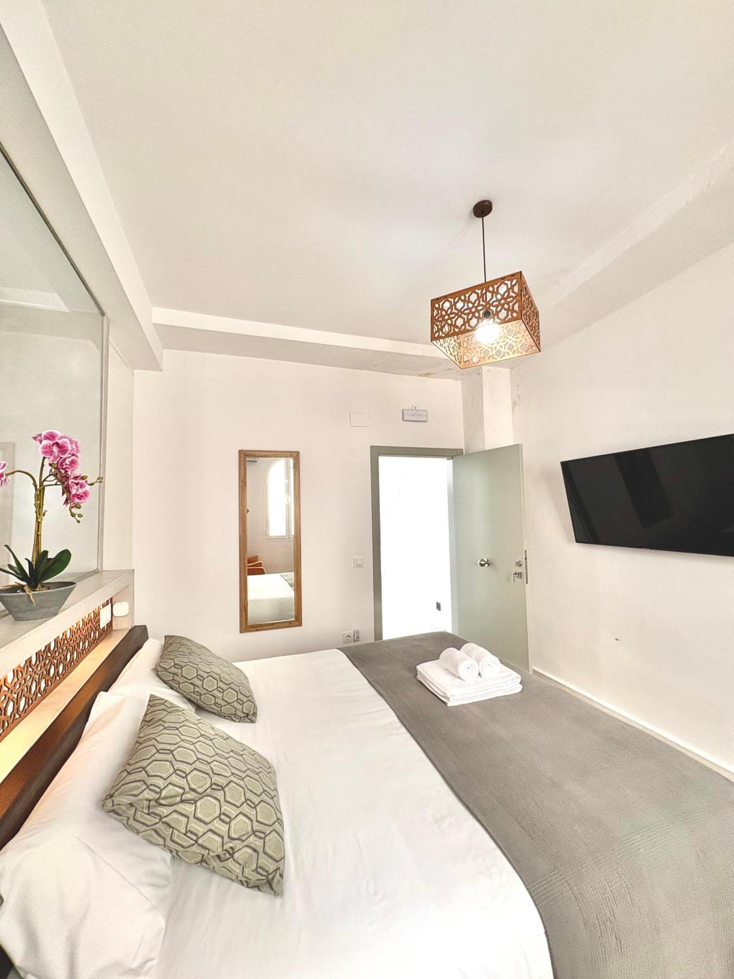 Unique House - Private Spa&Pool -StayinSiviglia Esterno foto