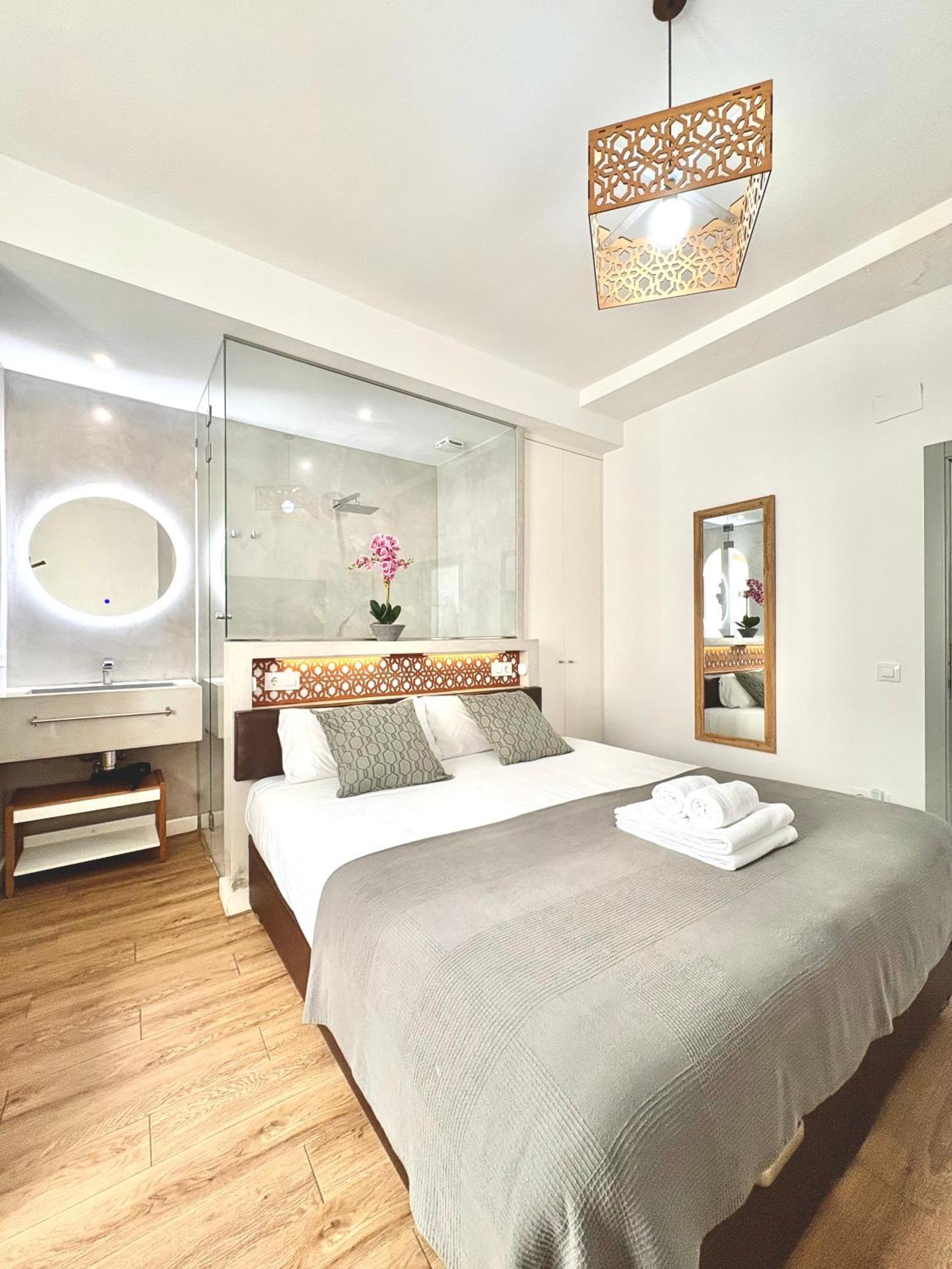 Unique House - Private Spa&Pool -StayinSiviglia Esterno foto