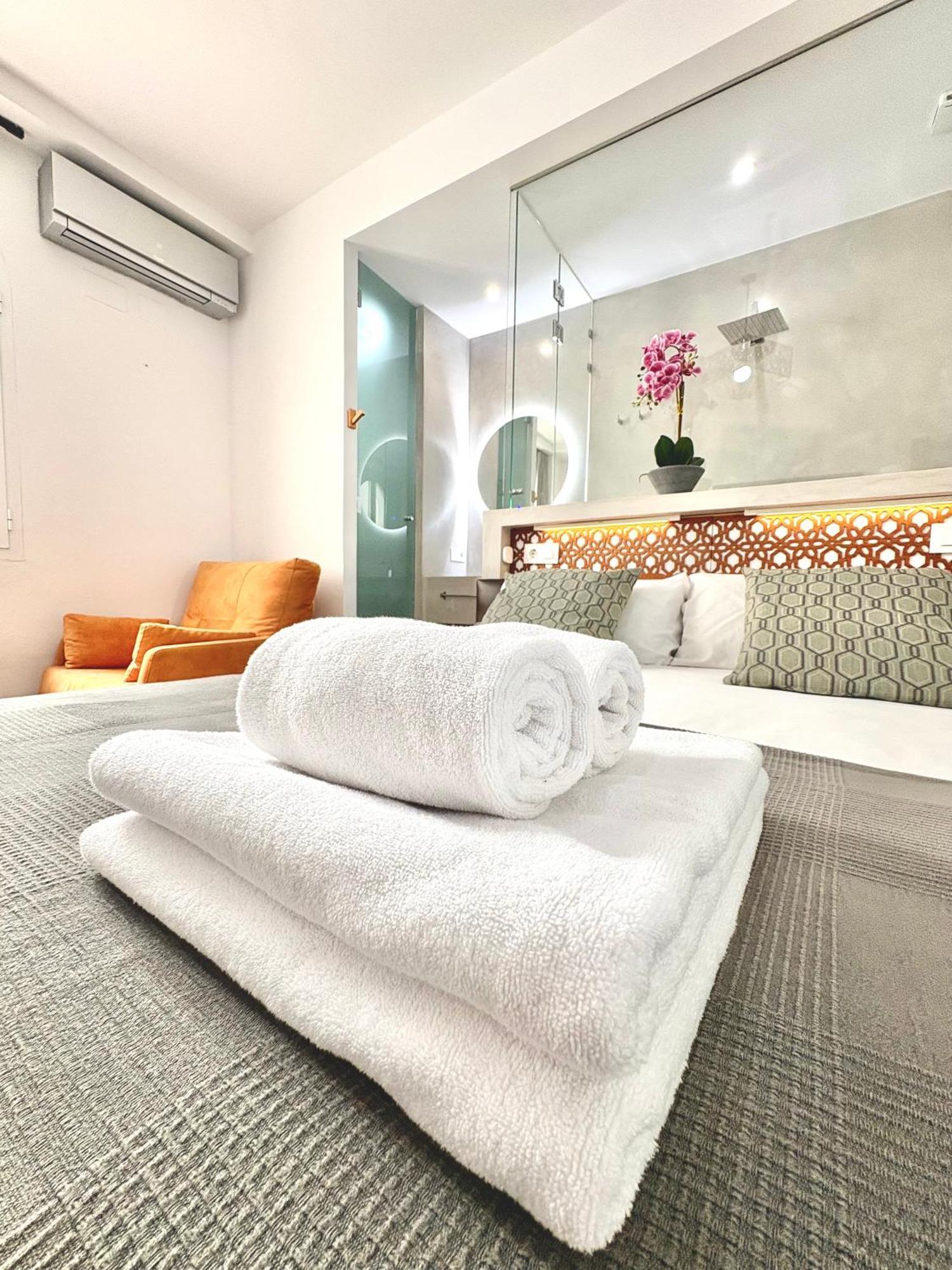Unique House - Private Spa&Pool -StayinSiviglia Esterno foto