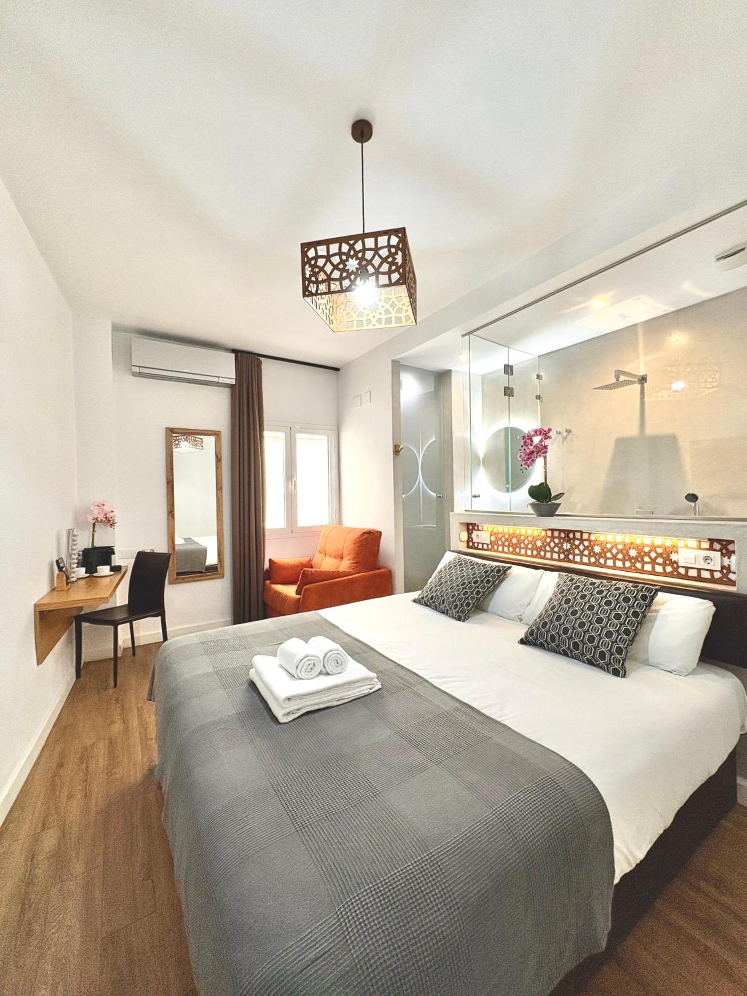 Unique House - Private Spa&Pool -StayinSiviglia Esterno foto