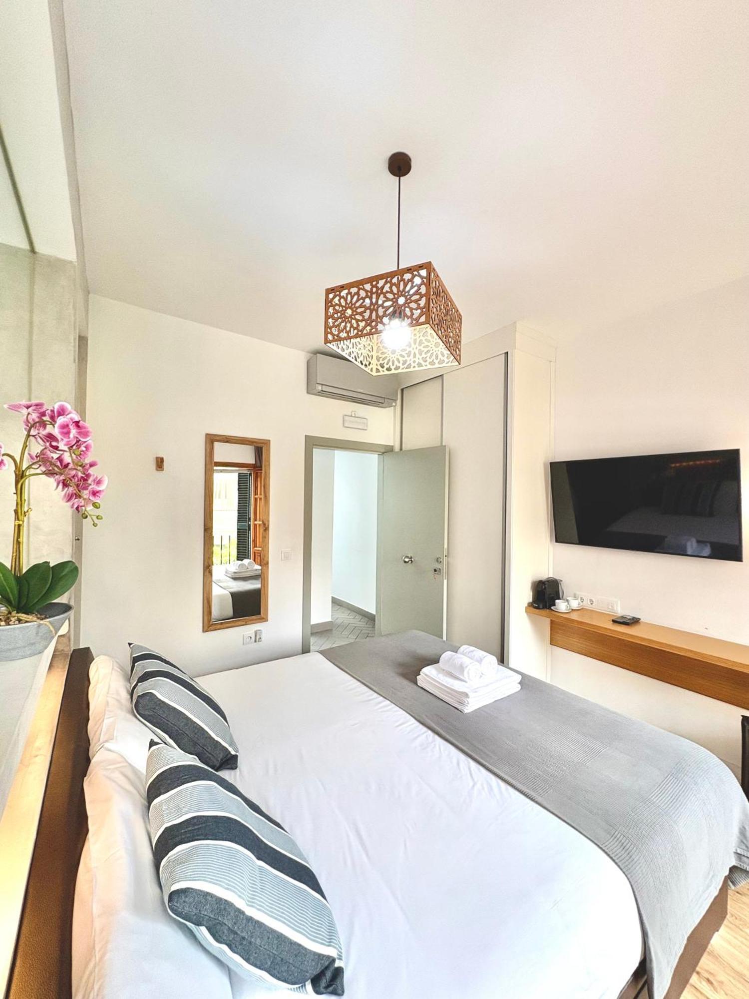 Unique House - Private Spa&Pool -StayinSiviglia Esterno foto